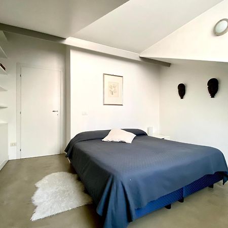 Sant Ambrogio Courtyard Room In Shared Flat Milão Exterior foto